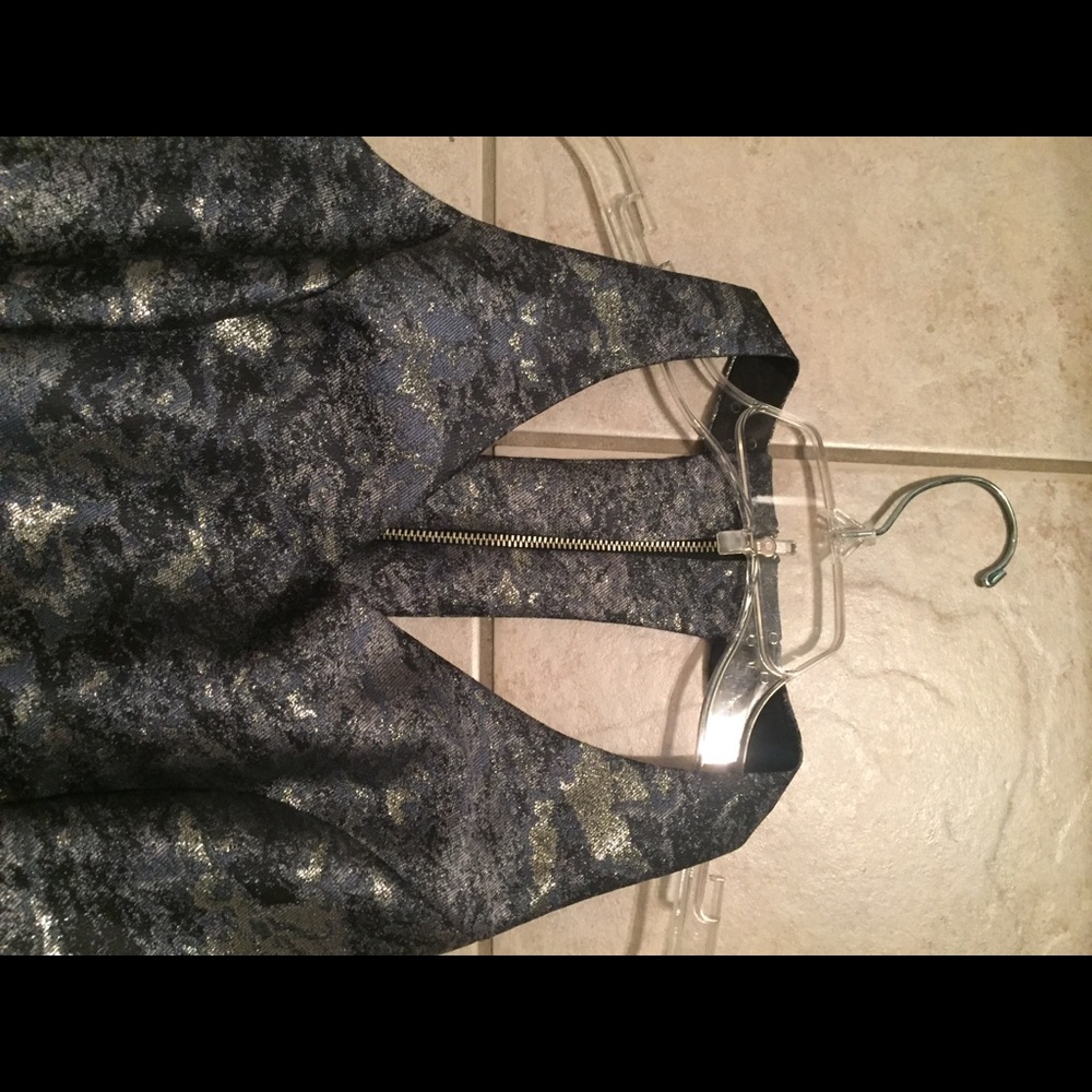 Dress - Picture 2 of 3